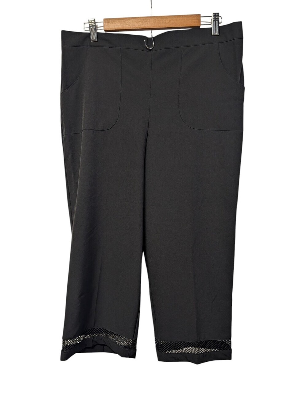 Alfred Dunner Womens Sz 12 Black Capri Crop Pants Mesh Hem Stretch Pull On NWT